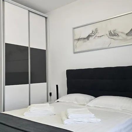 Marina 2 *